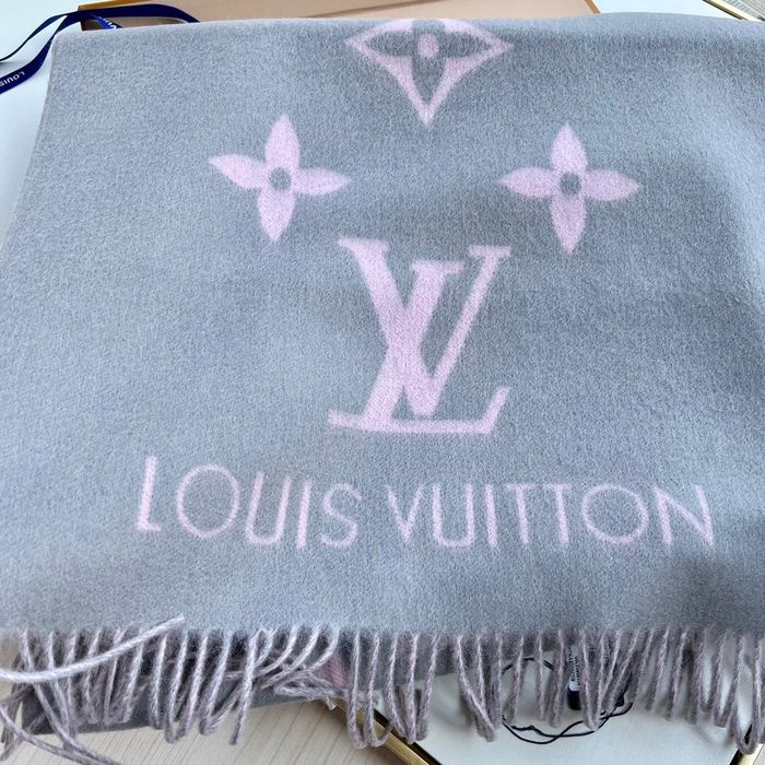 Louis Vuitton Scarf LV00047